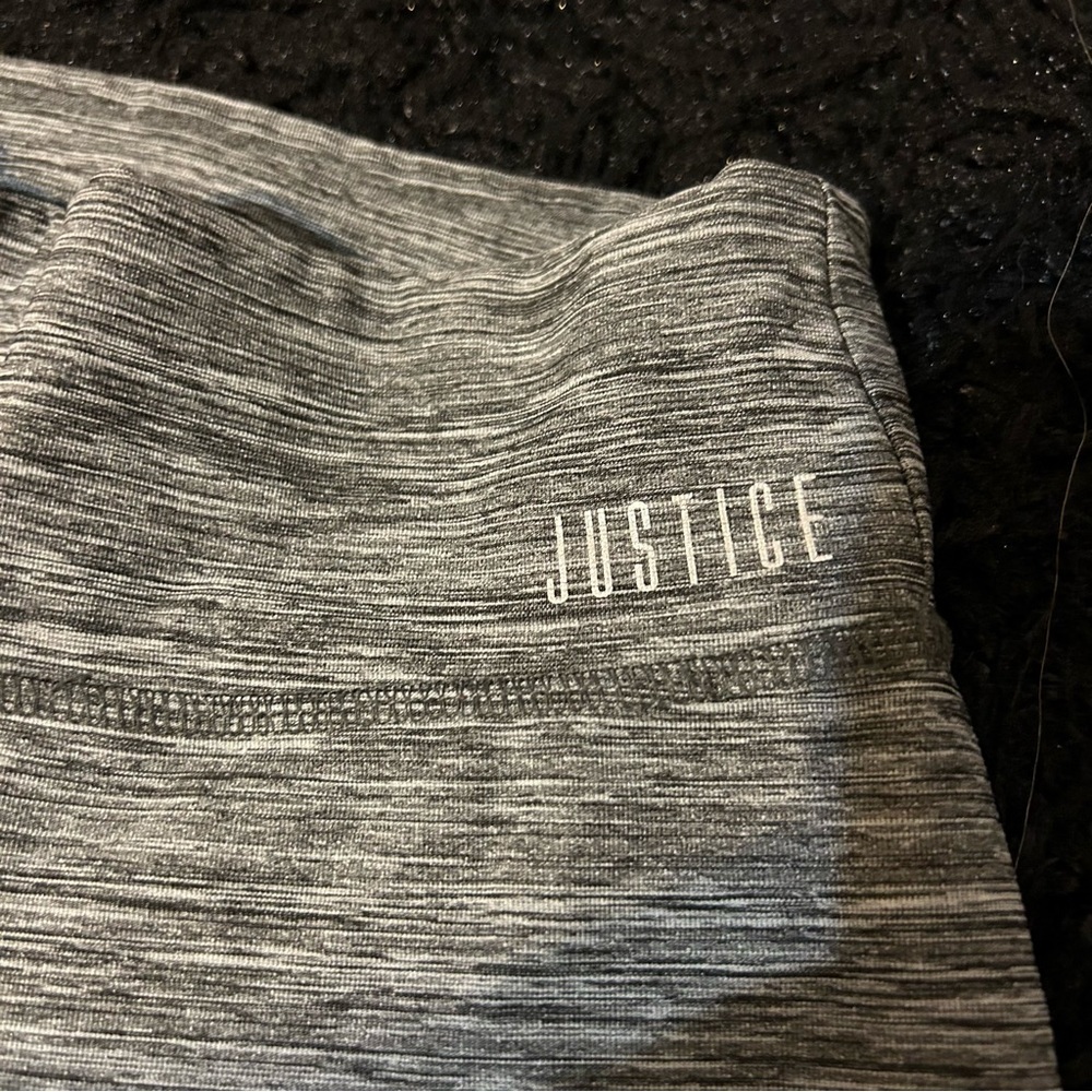Size 8 GIRLS Justice Gray Capri Leggings A3 - Picture 2 of 2